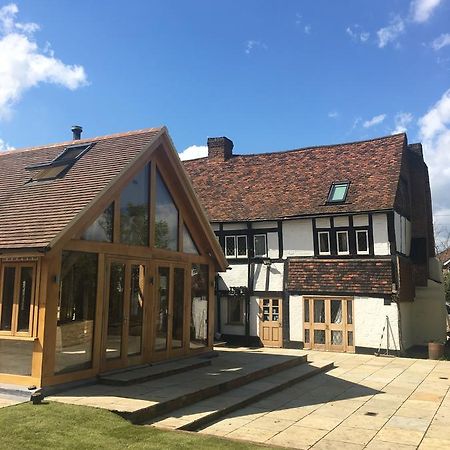 ستينس Heathrow Cottages المظهر الخارجي الصورة