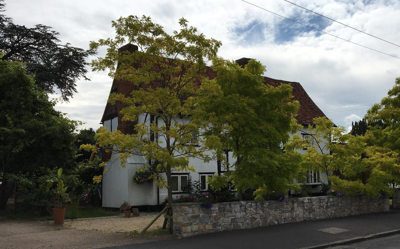ستينس Heathrow Cottages المظهر الخارجي الصورة