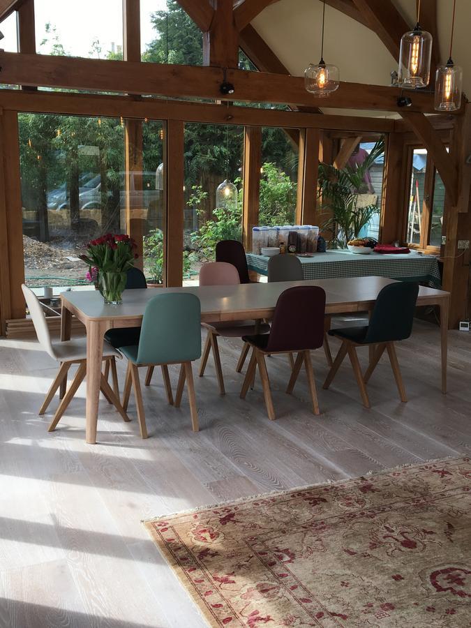 ستينس Heathrow Cottages المظهر الخارجي الصورة