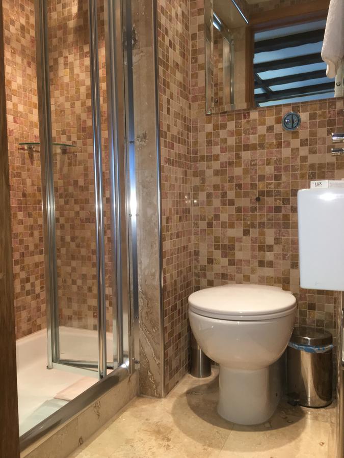 ستينس Heathrow Cottages المظهر الخارجي الصورة